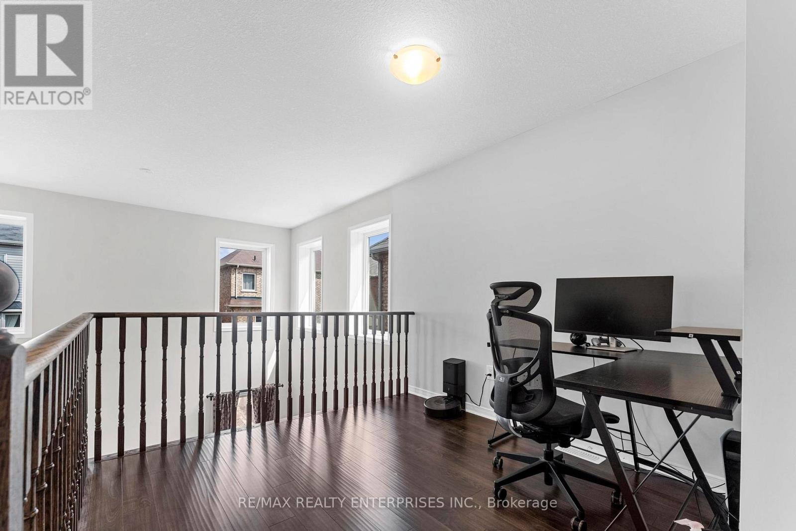 Photo 24 of 358 Windwood Drive, Hamilton ON