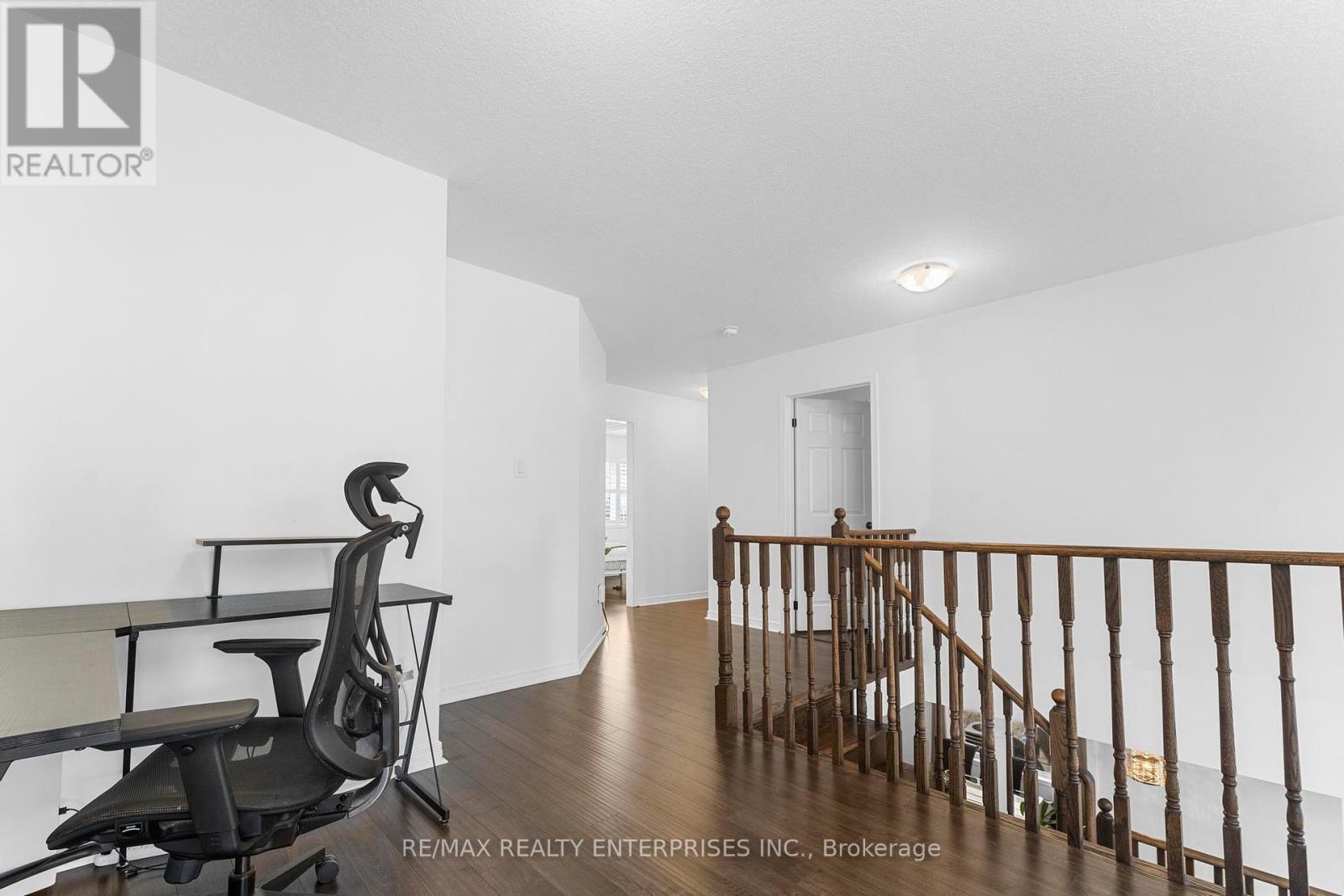 Photo 25 of 358 Windwood Drive, Hamilton ON