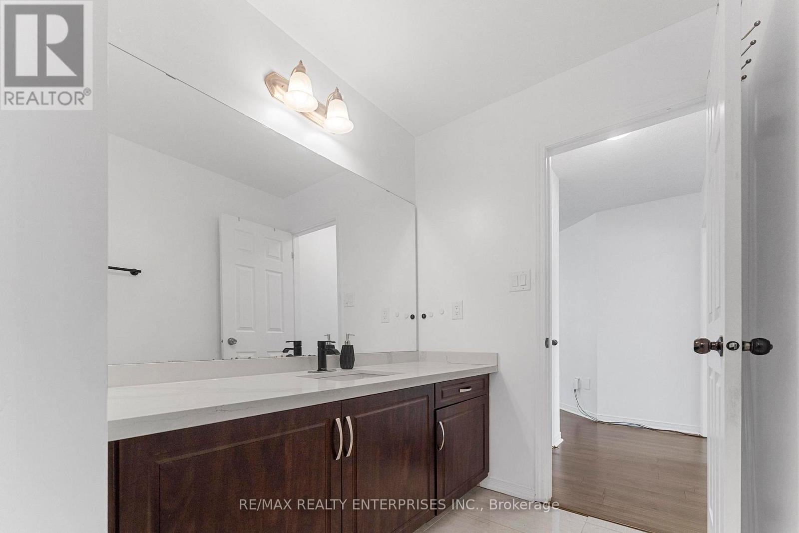 Photo 38 of 358 Windwood Drive, Hamilton ON