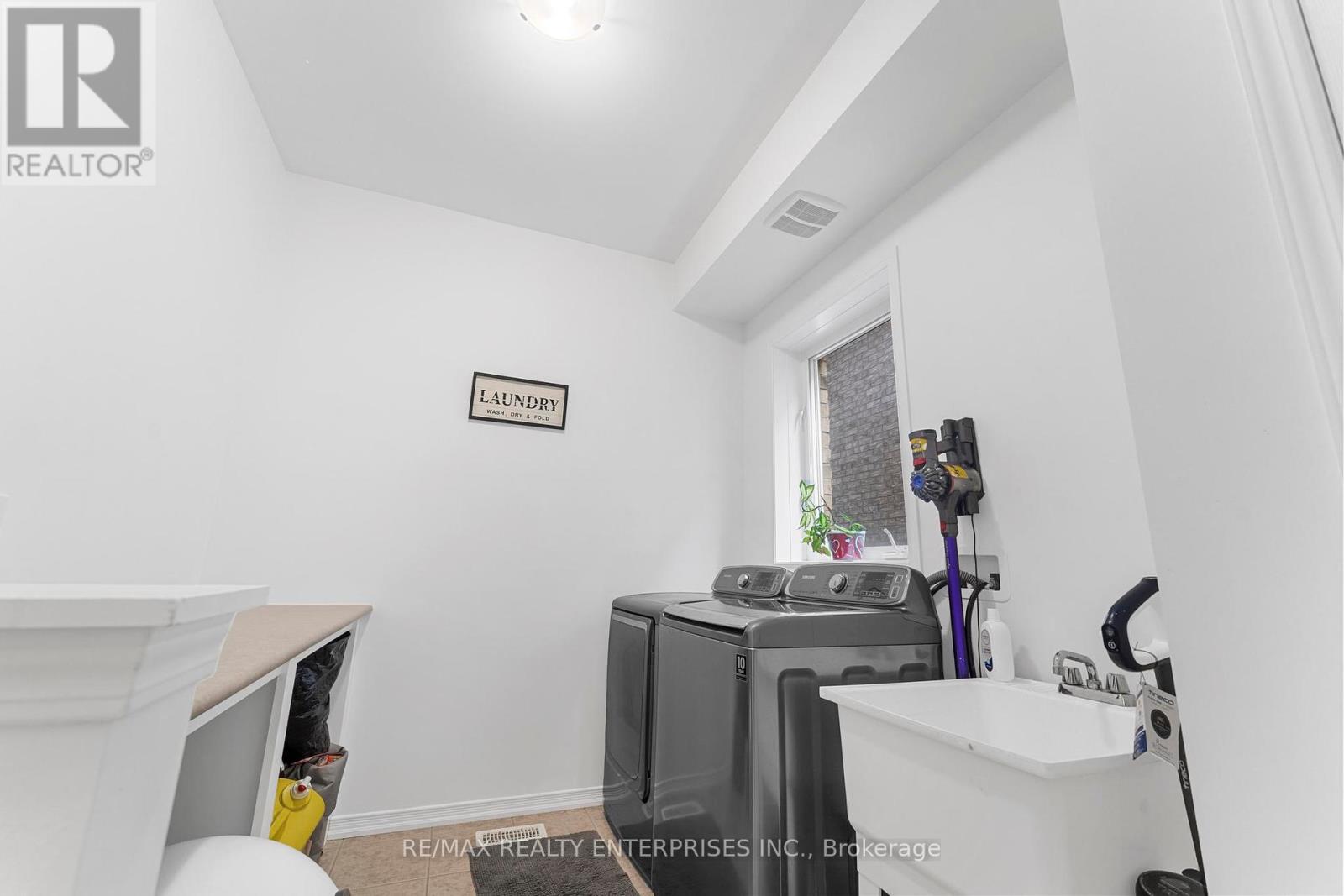 Photo 40 of 358 Windwood Drive, Hamilton ON