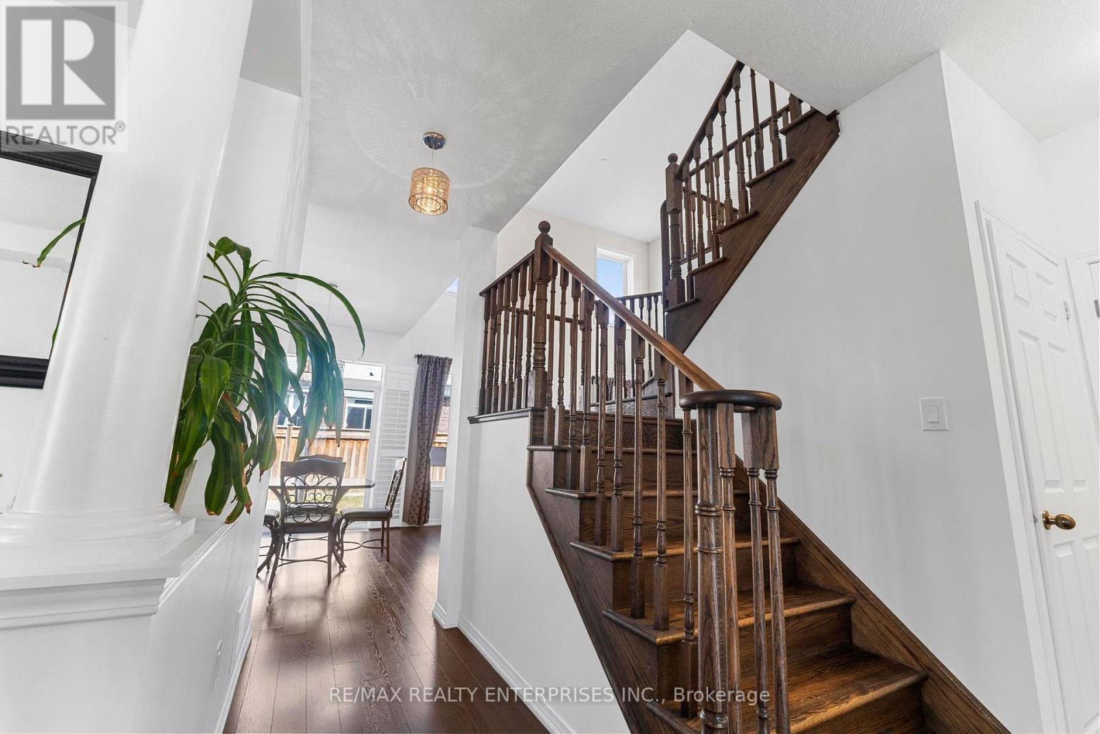 Photo 8 of 358 Windwood Drive, Hamilton ON