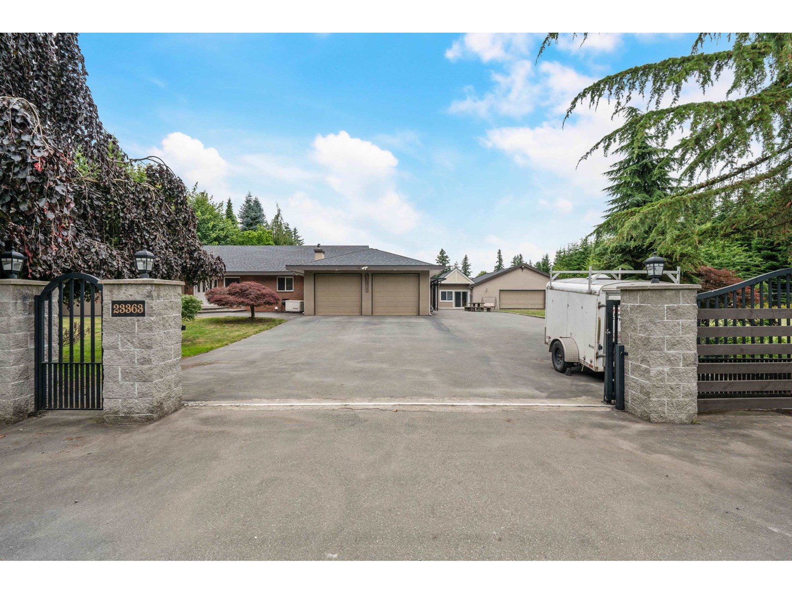 Photo 9 of 23363 48 Avenue, Langley BC