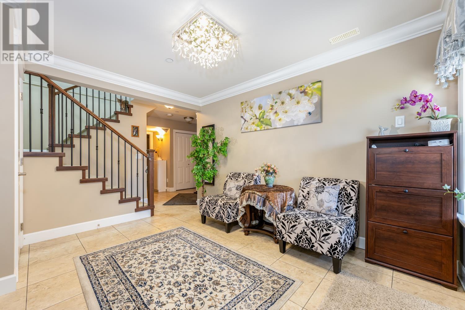 Photo 4 of 23611 Bryant Drive, Maple Ridge BC