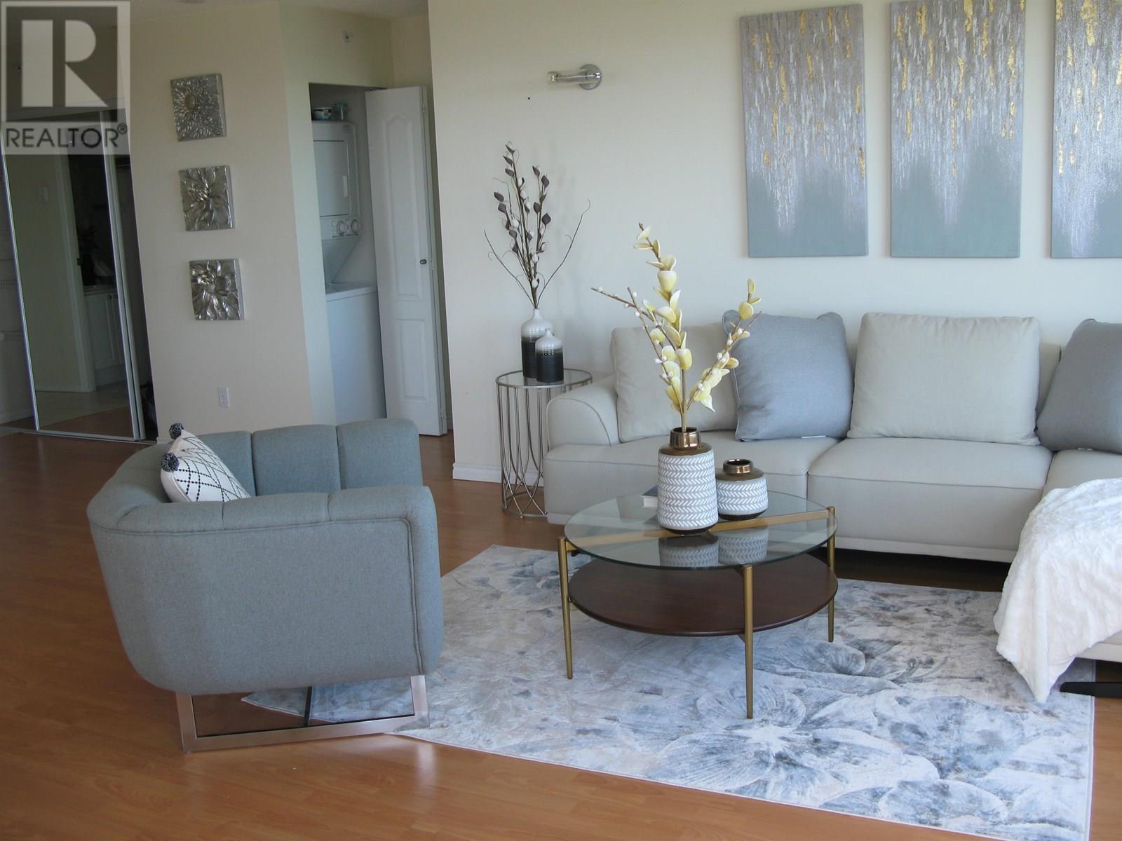 Photo 3 of 1302 7680 Granville Avenue, Richmond BC