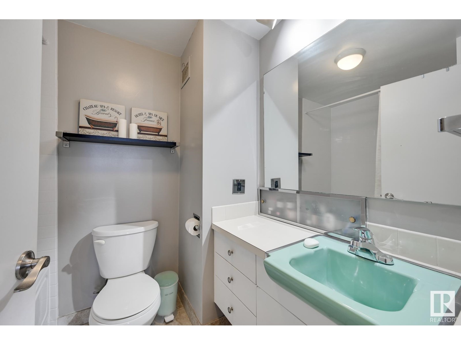 Photo 19 of 503 12207 Jasper Av Nw, Edmonton AB