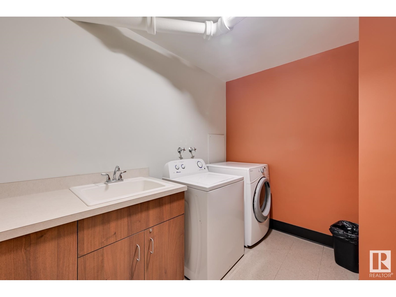 Photo 27 of 503 12207 Jasper Av Nw, Edmonton AB