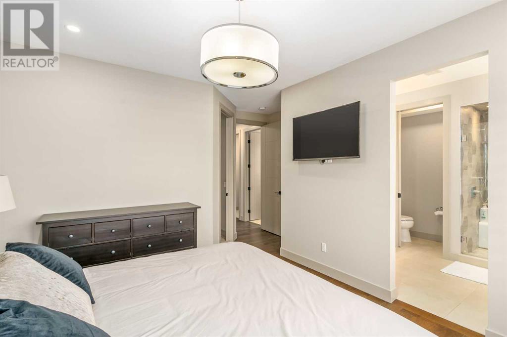 Single Family House for Sale in   Avenue SW Shaganappi Calgary 