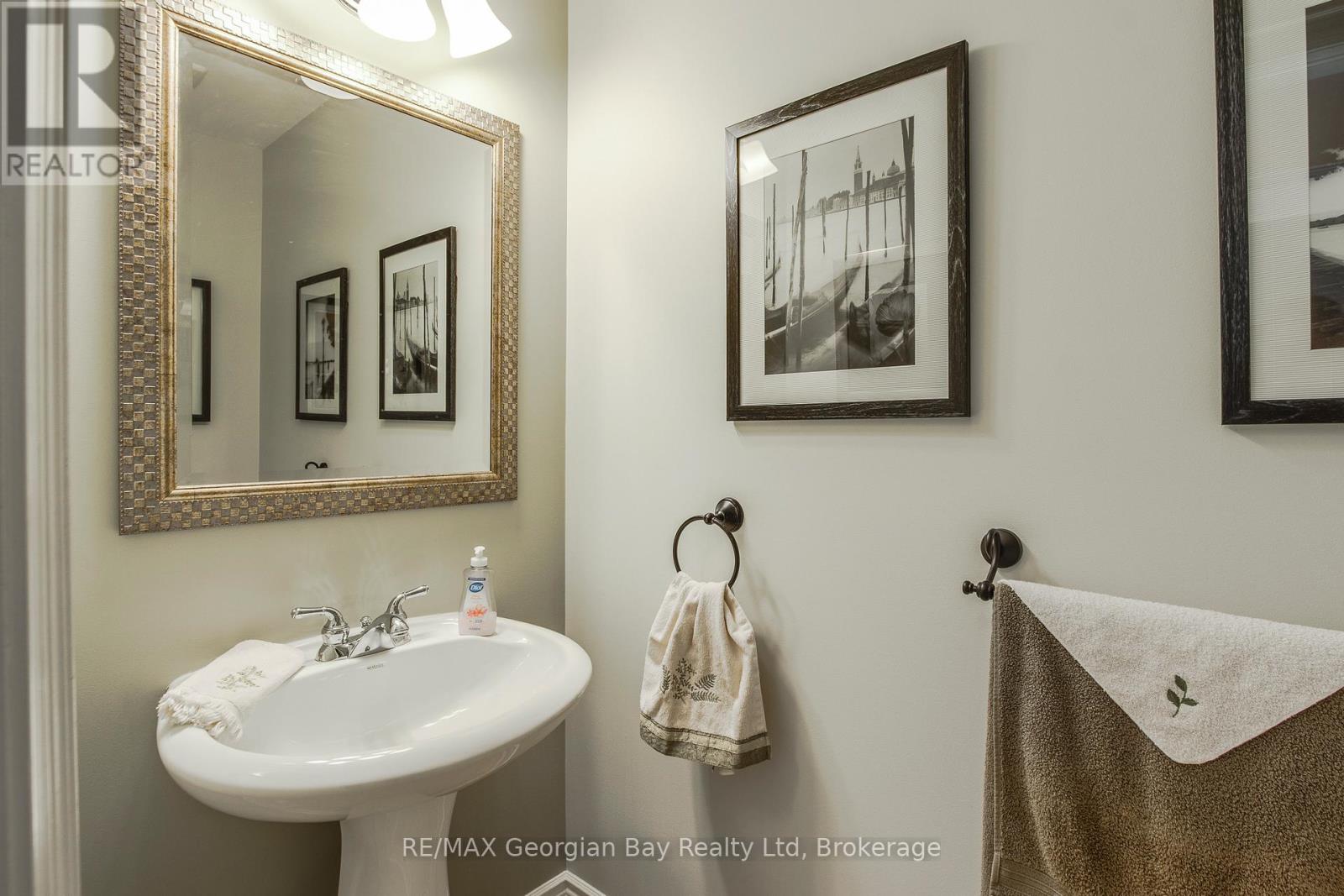 Photo 16 of 144 Wycliffe Cove, Tay ON