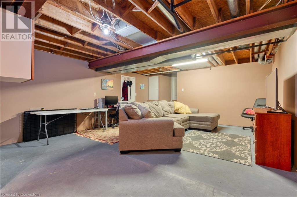 Photo 27 of 13 Loneoak Crescent, Stoney Creek ON
