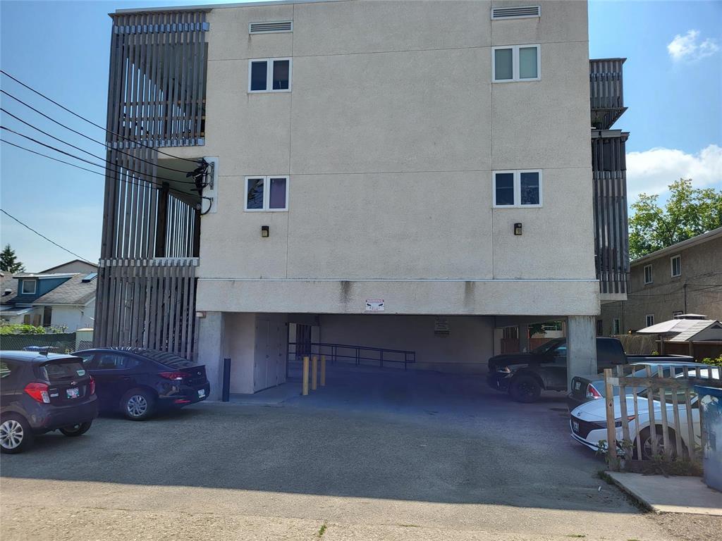 Photo 1 of 5 387 Talbot Avenue, Winnipeg MB