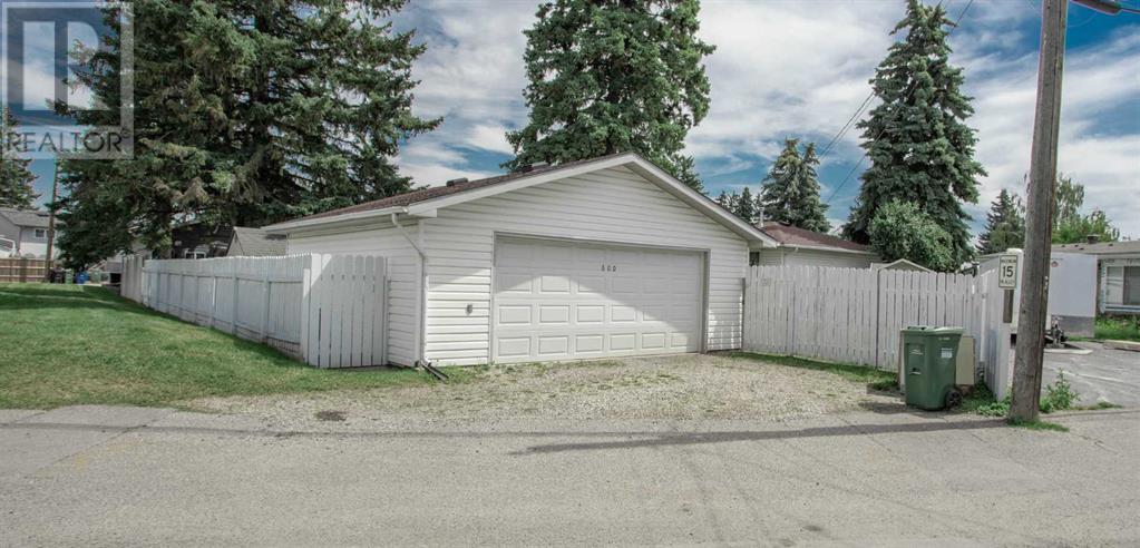 Single Family House Bungalow for Sale in  Aurora Place SE Acadia Calgary 