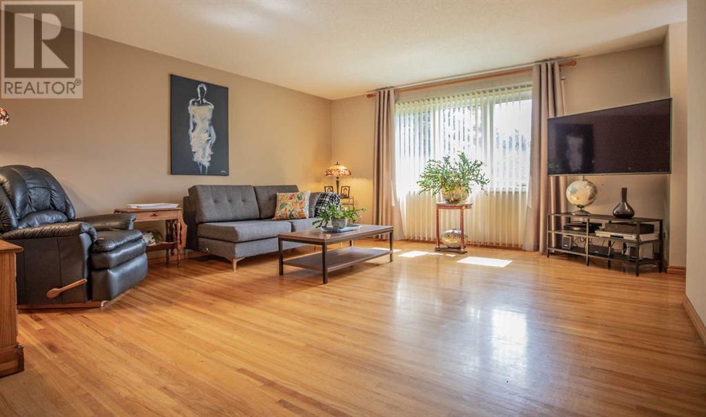 Single Family House Bungalow for Sale in  Aurora Place SE Acadia Calgary 