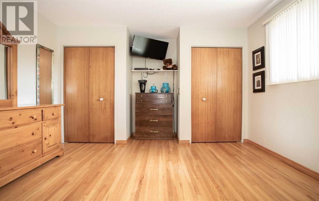 Single Family House Bungalow for Sale in  Aurora Place SE Acadia Calgary 