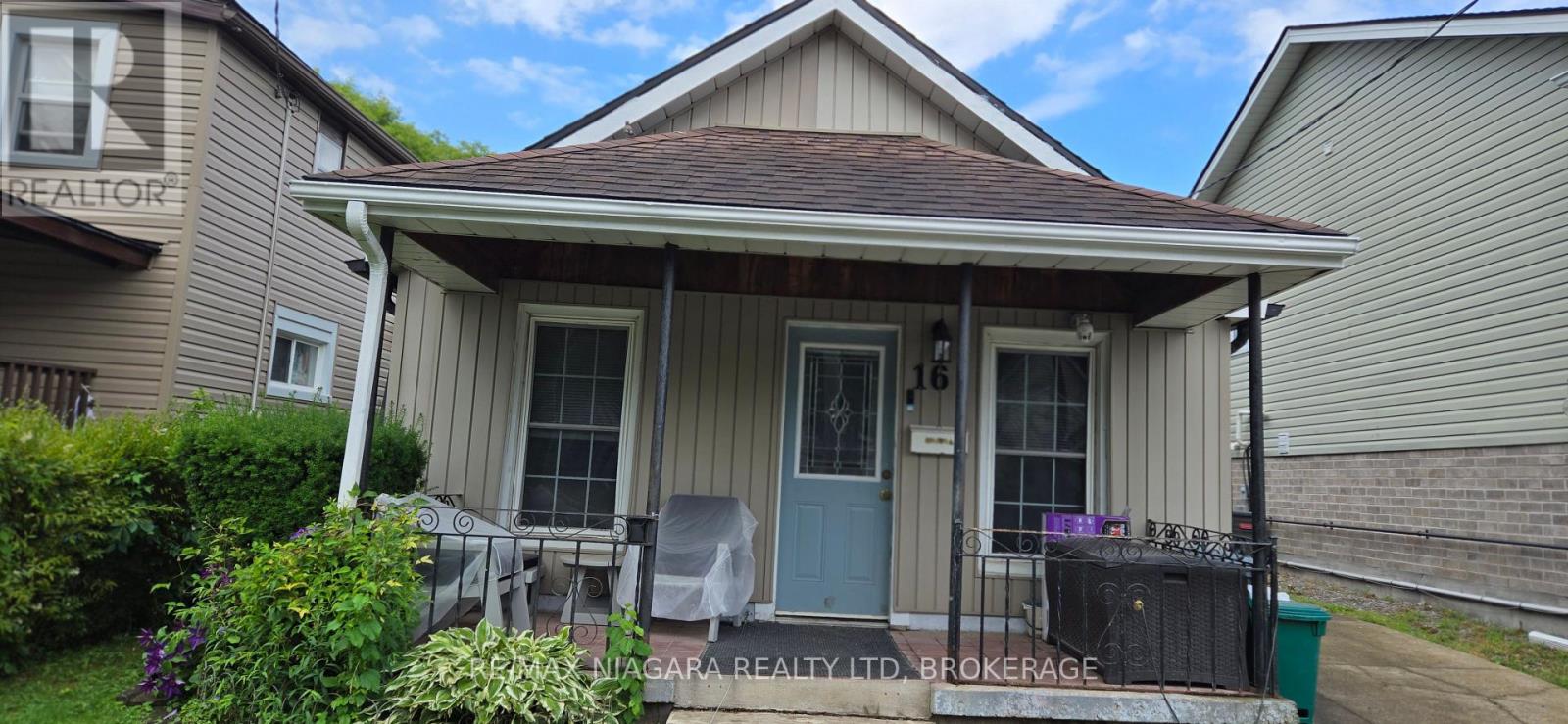 Photo 3 of 16 Churchill Street, St Catharines ON