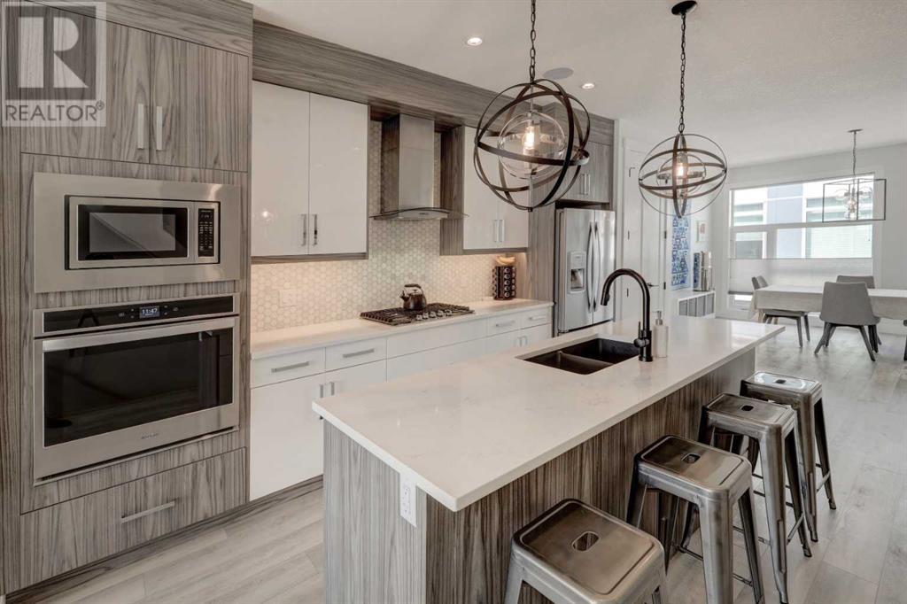 2, 3810 Parkhill Place SW, Calgary, Alberta