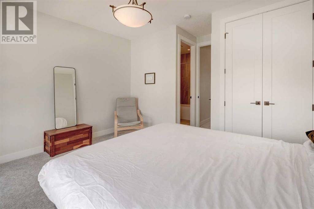 Single Family House for Sale in   Parkhill Place SW Parkhill Calgary 