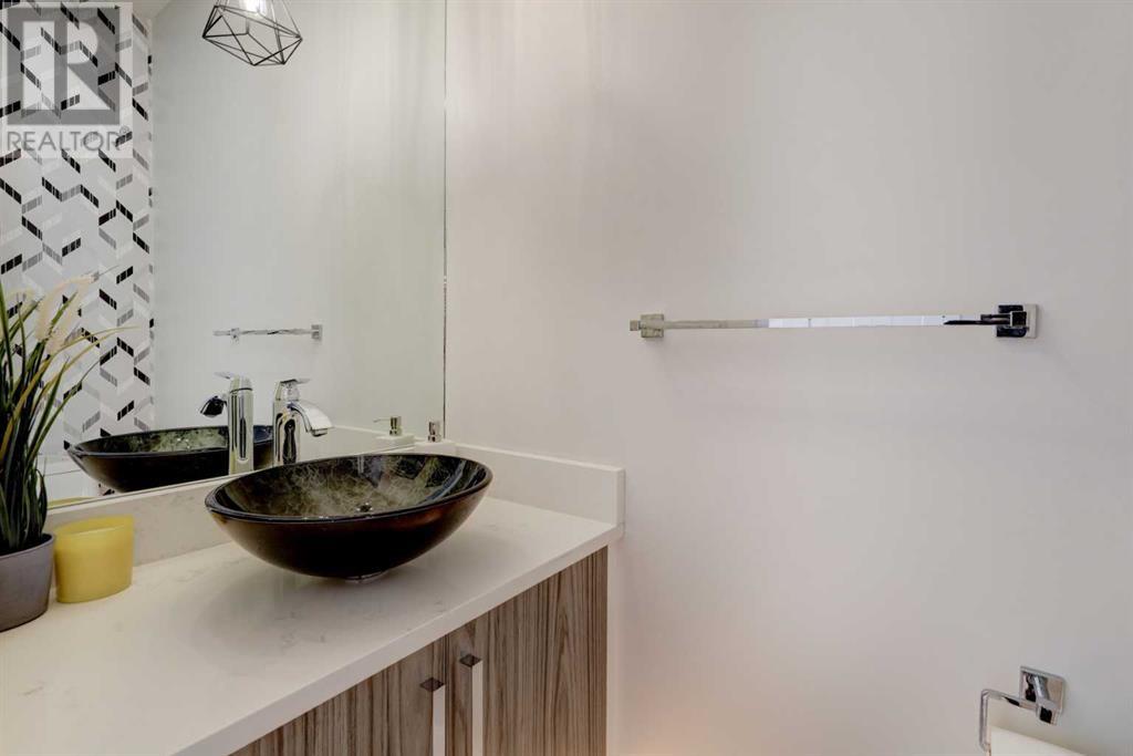 Single Family House for Sale in   Parkhill Place SW Parkhill Calgary 
