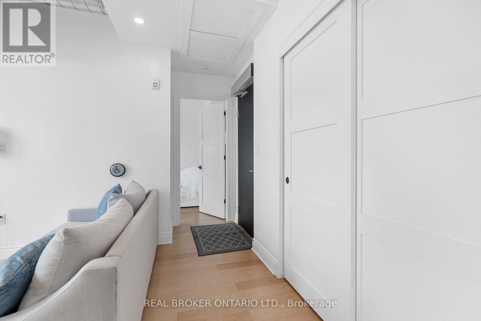 Photo 15 of 304 101 Pinhey Street, Ottawa ON