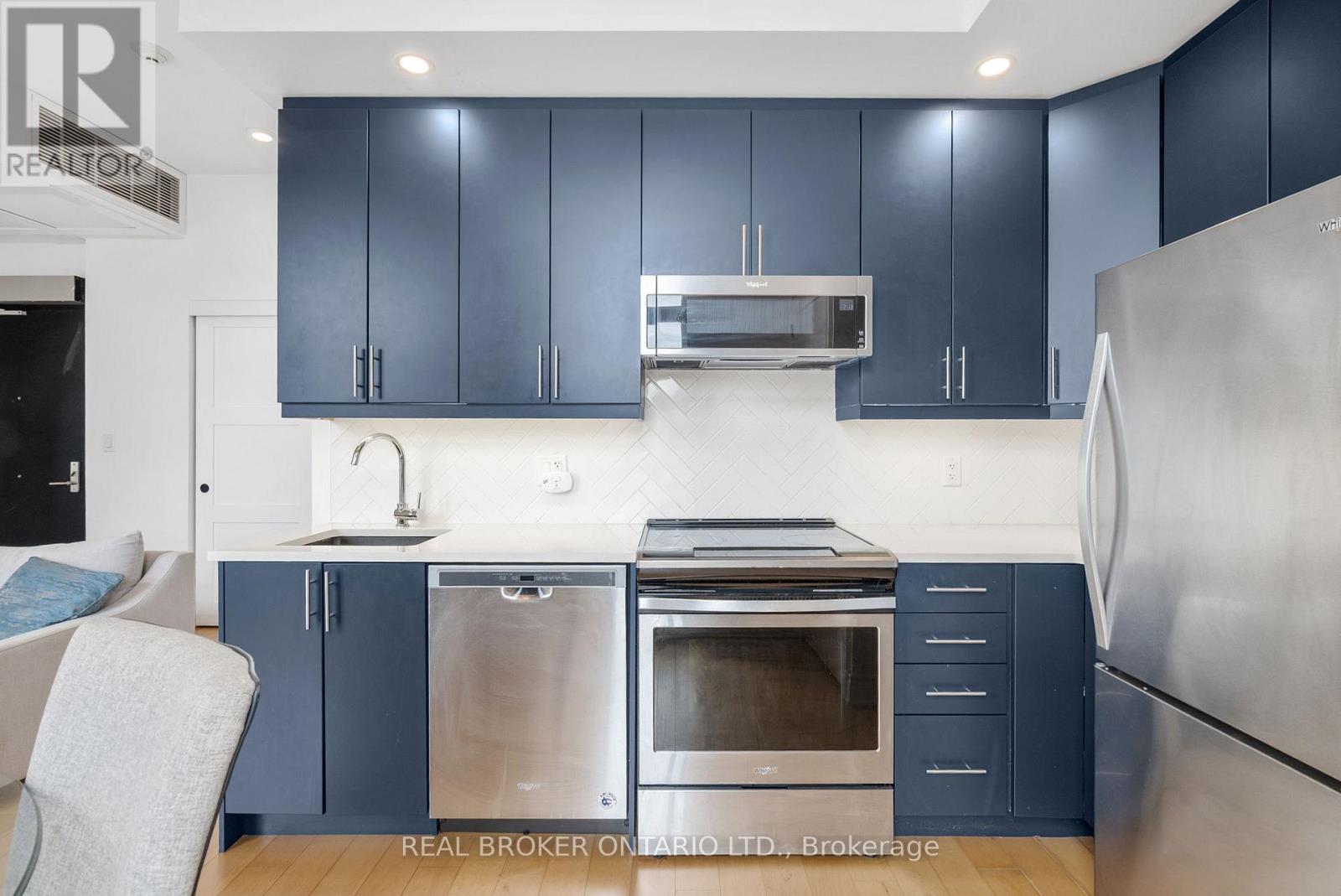 Photo 8 of 304 101 Pinhey Street, Ottawa ON
