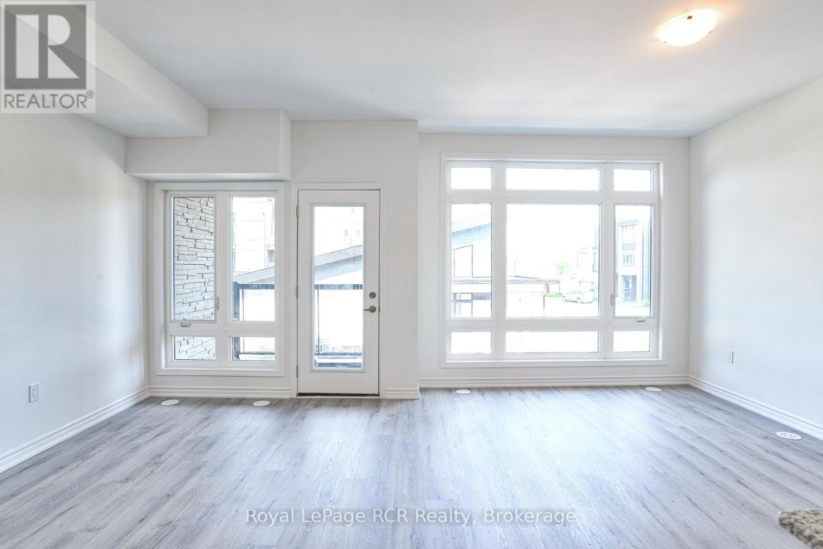 Photo 21 of 27 Wyn Wood Lane, Orillia ON
