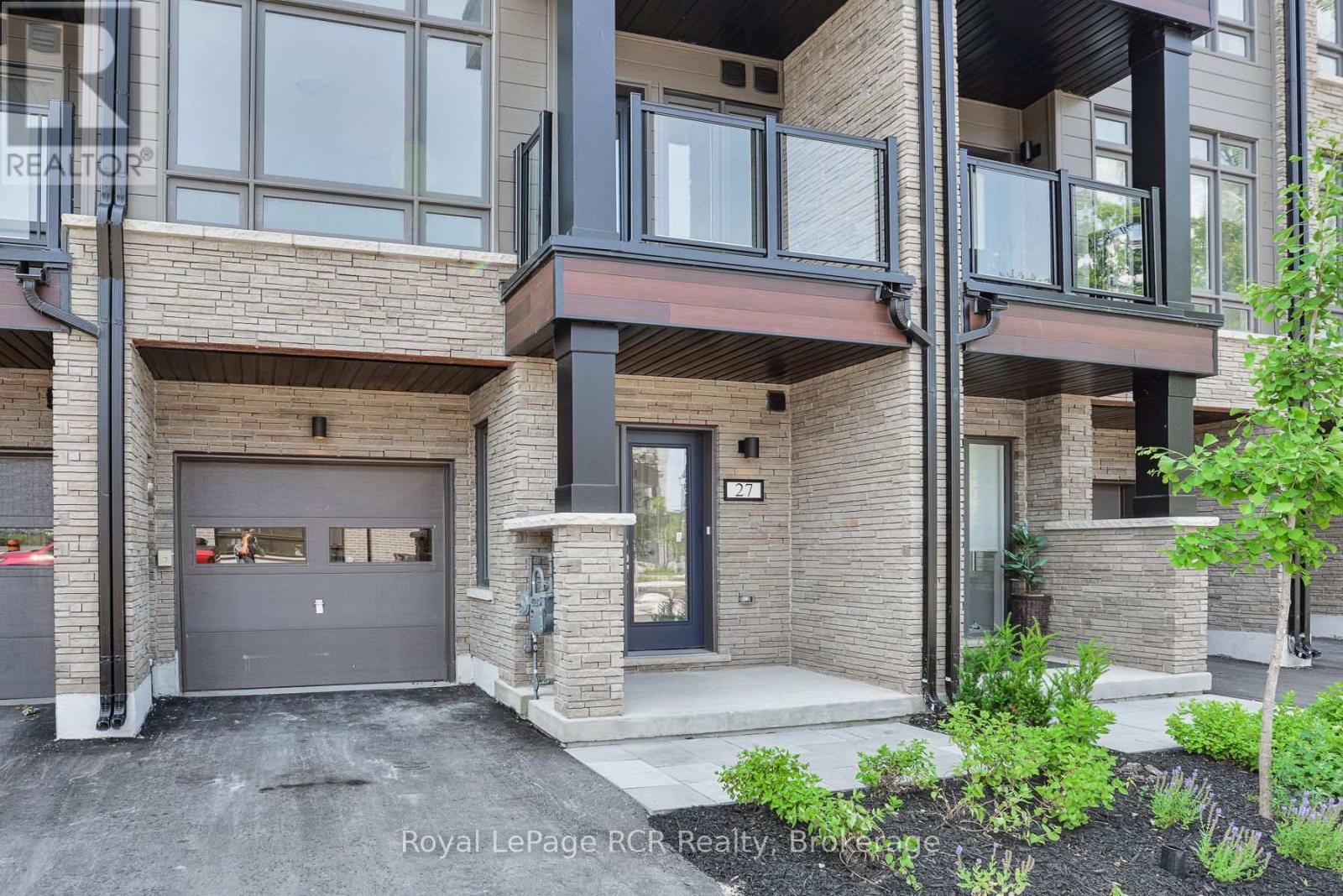 Photo 8 of 27 Wyn Wood Lane, Orillia ON
