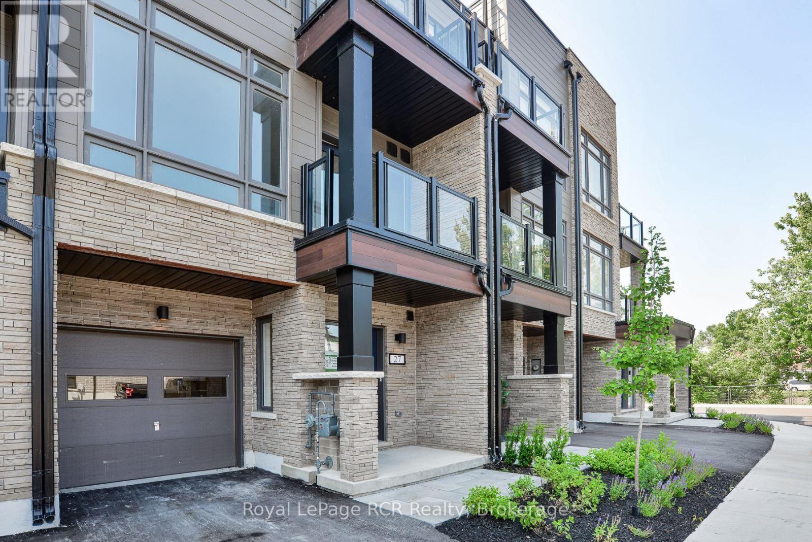Photo 5 of 27 Wyn Wood Lane, Orillia ON