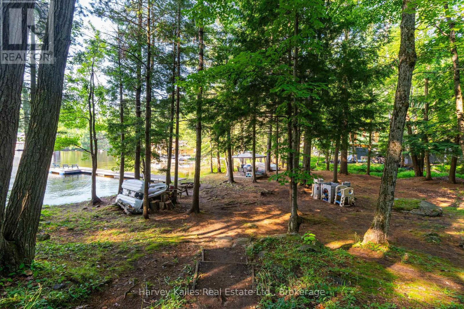 Photo 8 of 4 1254 Barlochan Road, Muskoka Lakes ON