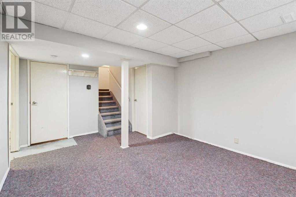 Single Family House for Sale in    Street NE Pineridge Calgary 