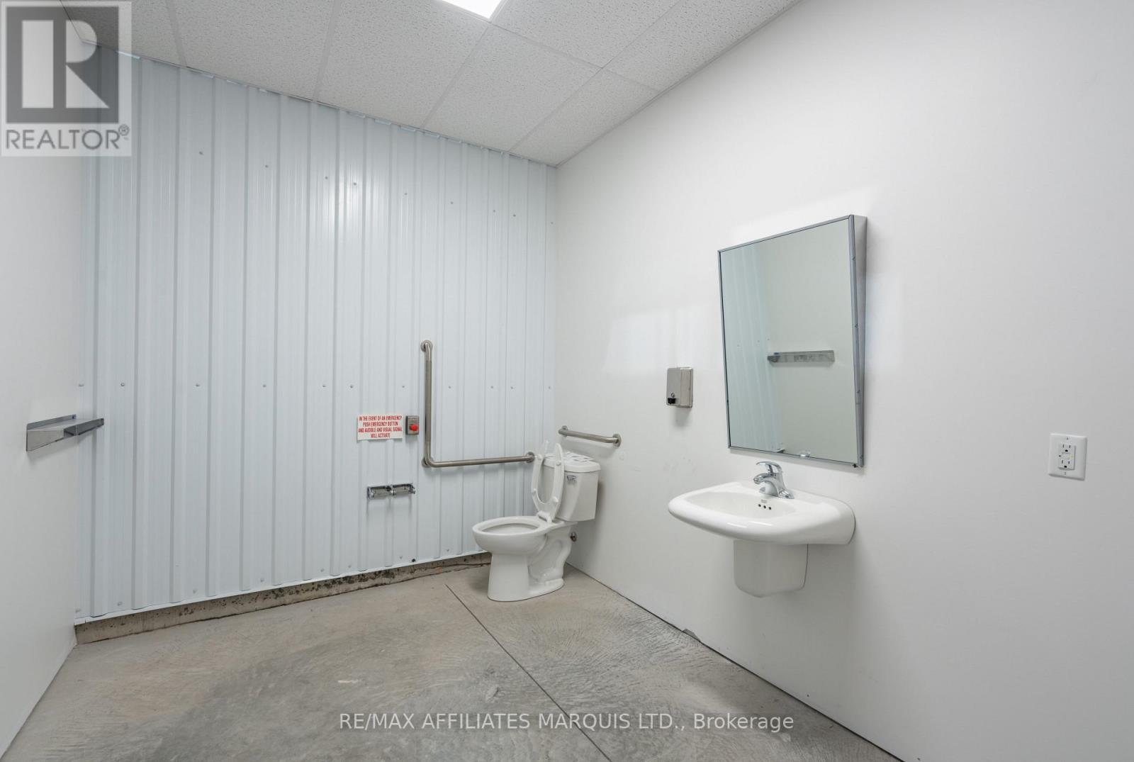 Photo 23 of 530 Stewart Boulevard N, Brockville ON