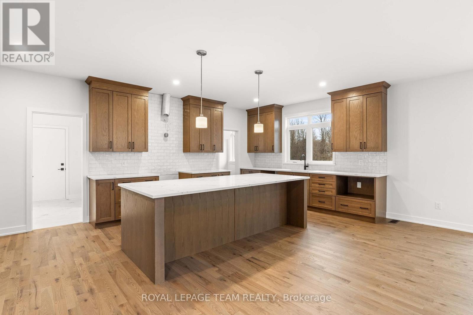 Photo 11 of 71 Hogan Drive, Mcnab Braeside ON