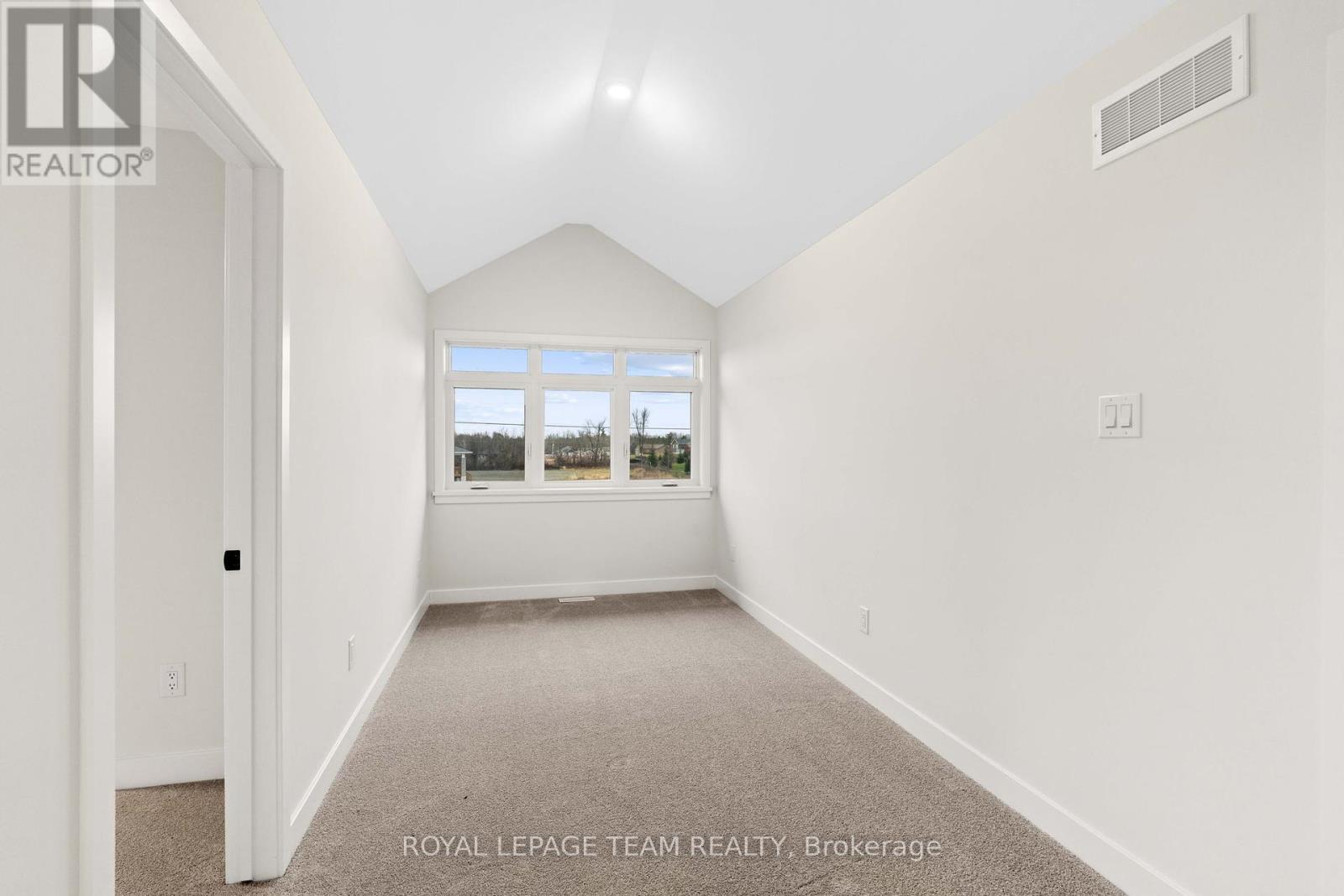 Photo 47 of 71 Hogan Drive, Mcnab Braeside ON