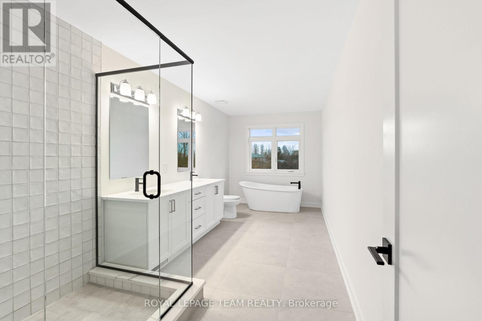 Photo 12 of 71 Hogan Drive, Mcnab Braeside ON