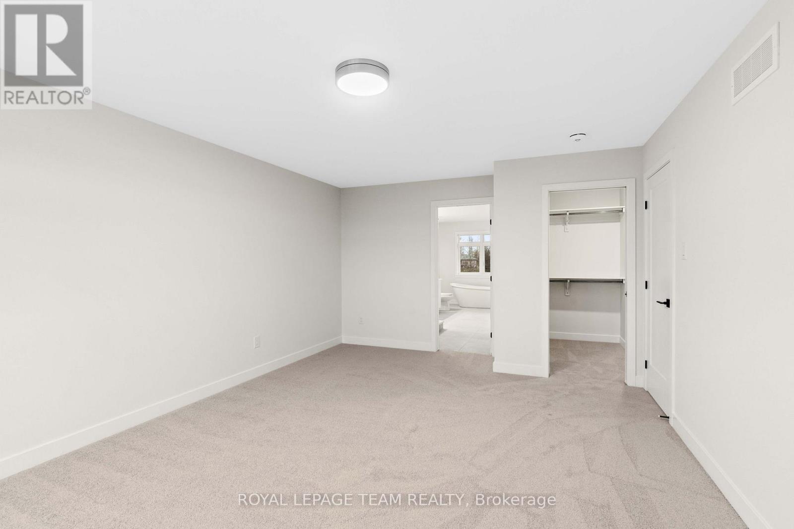 Photo 48 of 71 Hogan Drive, Mcnab Braeside ON