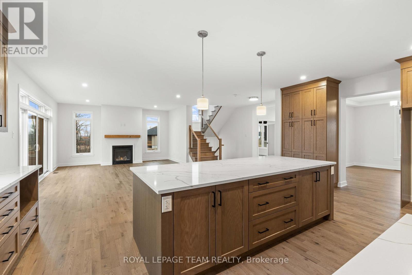 Photo 39 of 71 Hogan Drive, Mcnab Braeside ON