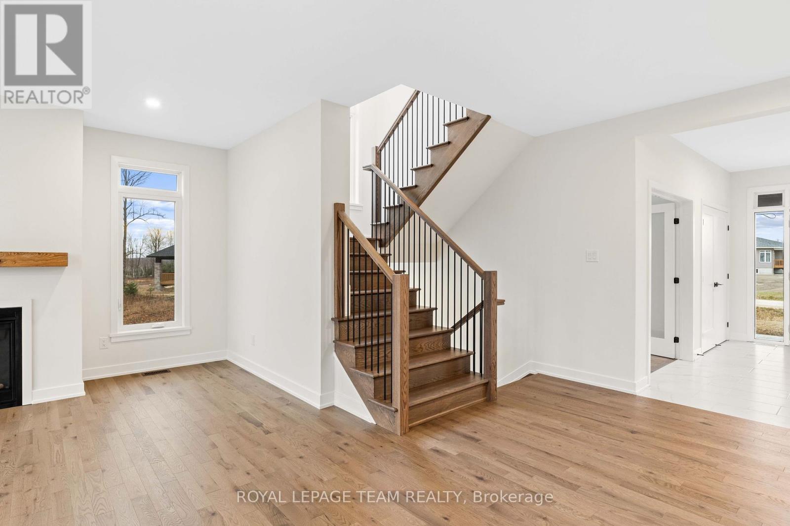 Photo 23 of 71 Hogan Drive, Mcnab Braeside ON