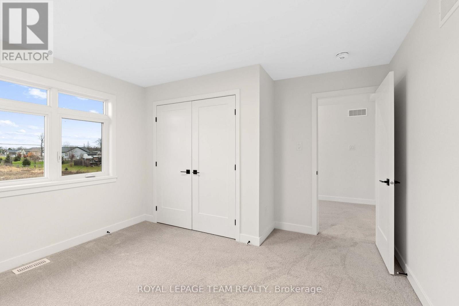 Photo 31 of 71 Hogan Drive, Mcnab Braeside ON