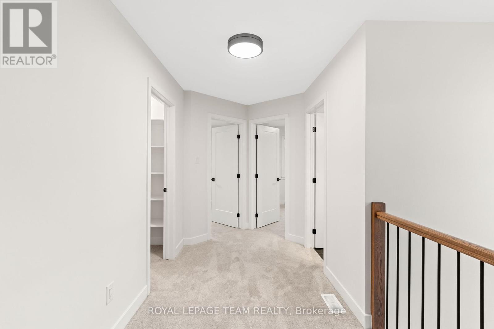 Photo 36 of 71 Hogan Drive, Mcnab Braeside ON