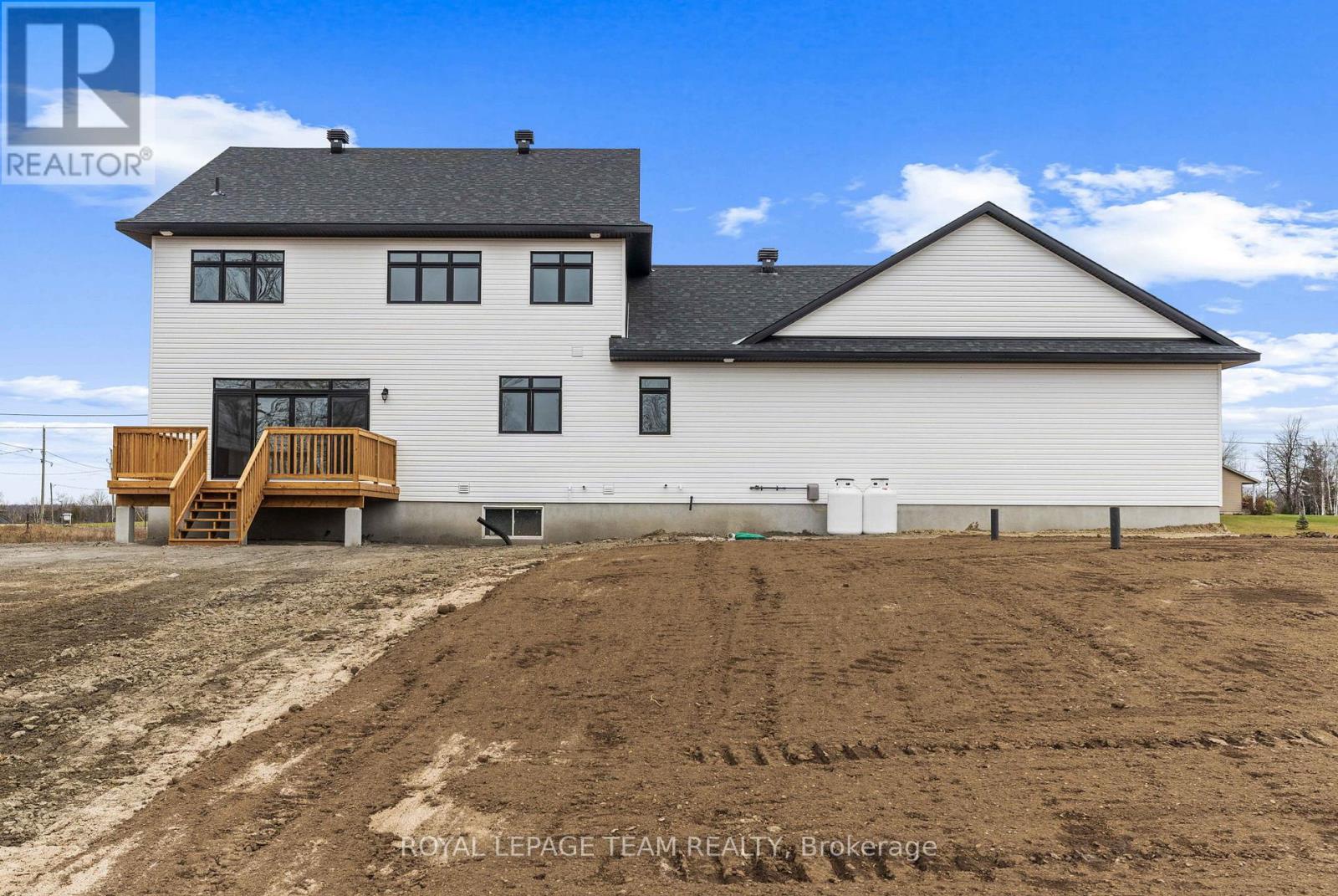 Photo 43 of 71 Hogan Drive, Mcnab Braeside ON