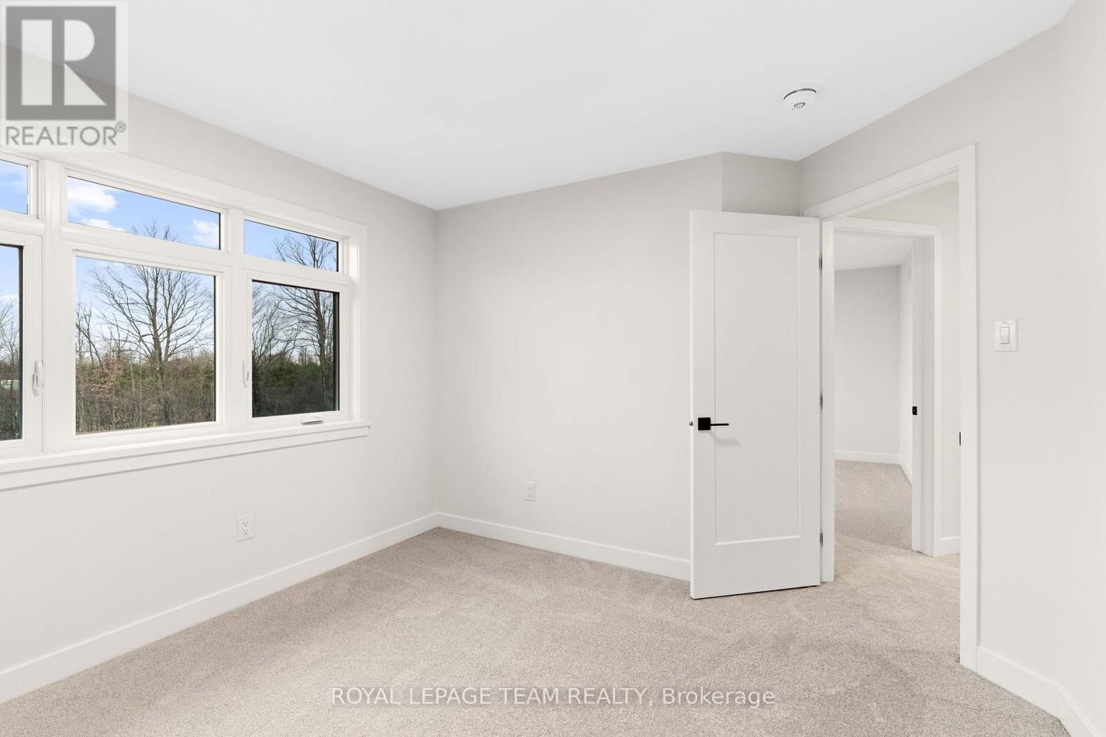 Photo 42 of 71 Hogan Drive, Mcnab Braeside ON