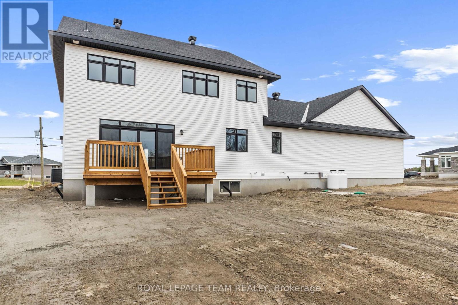 Photo 20 of 71 Hogan Drive, Mcnab Braeside ON