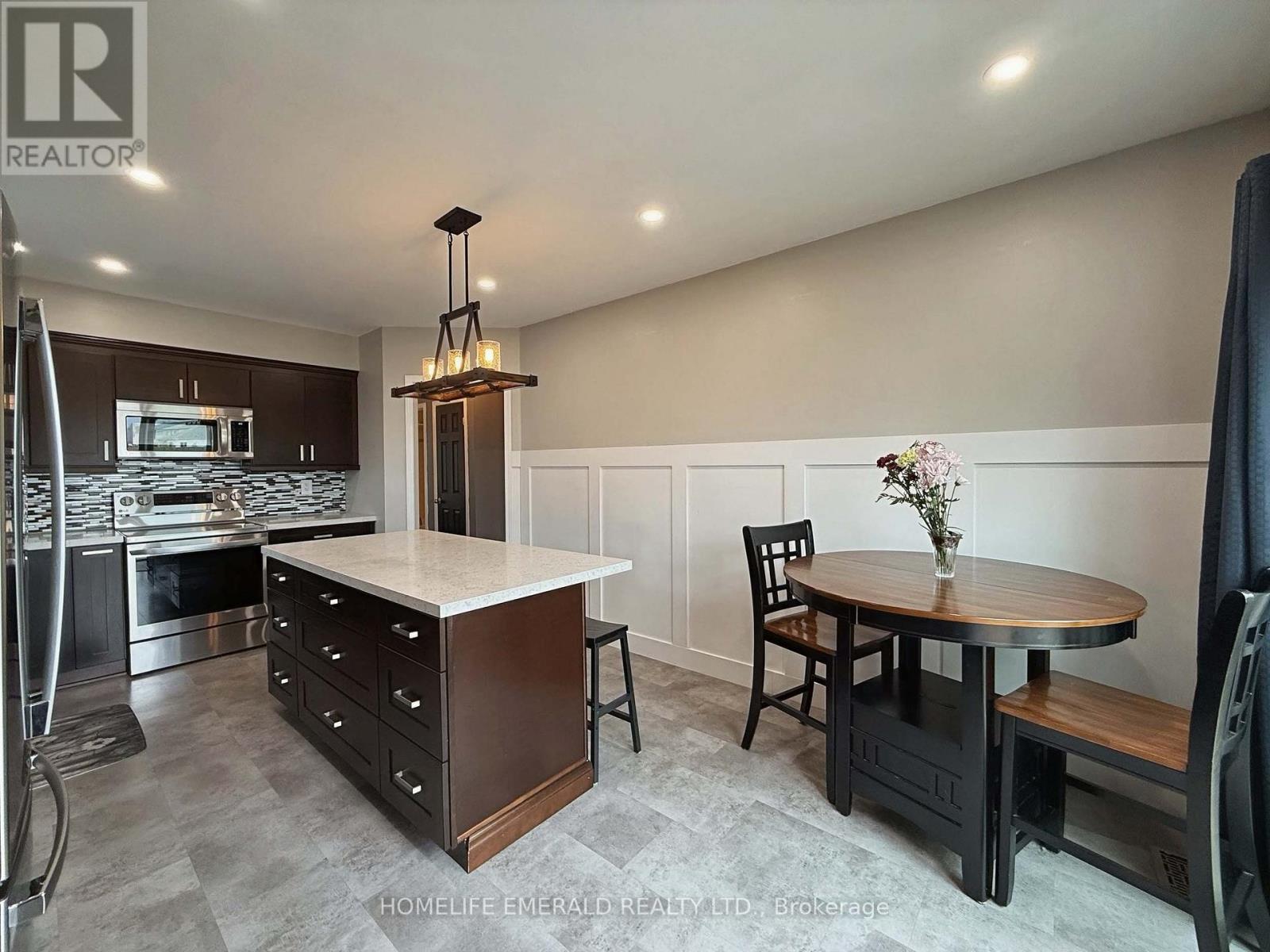 Photo 43 of 144 Maplewood Drive, Essa ON