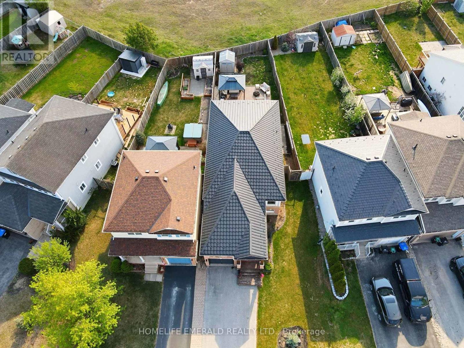 Photo 13 of 144 Maplewood Drive, Essa ON