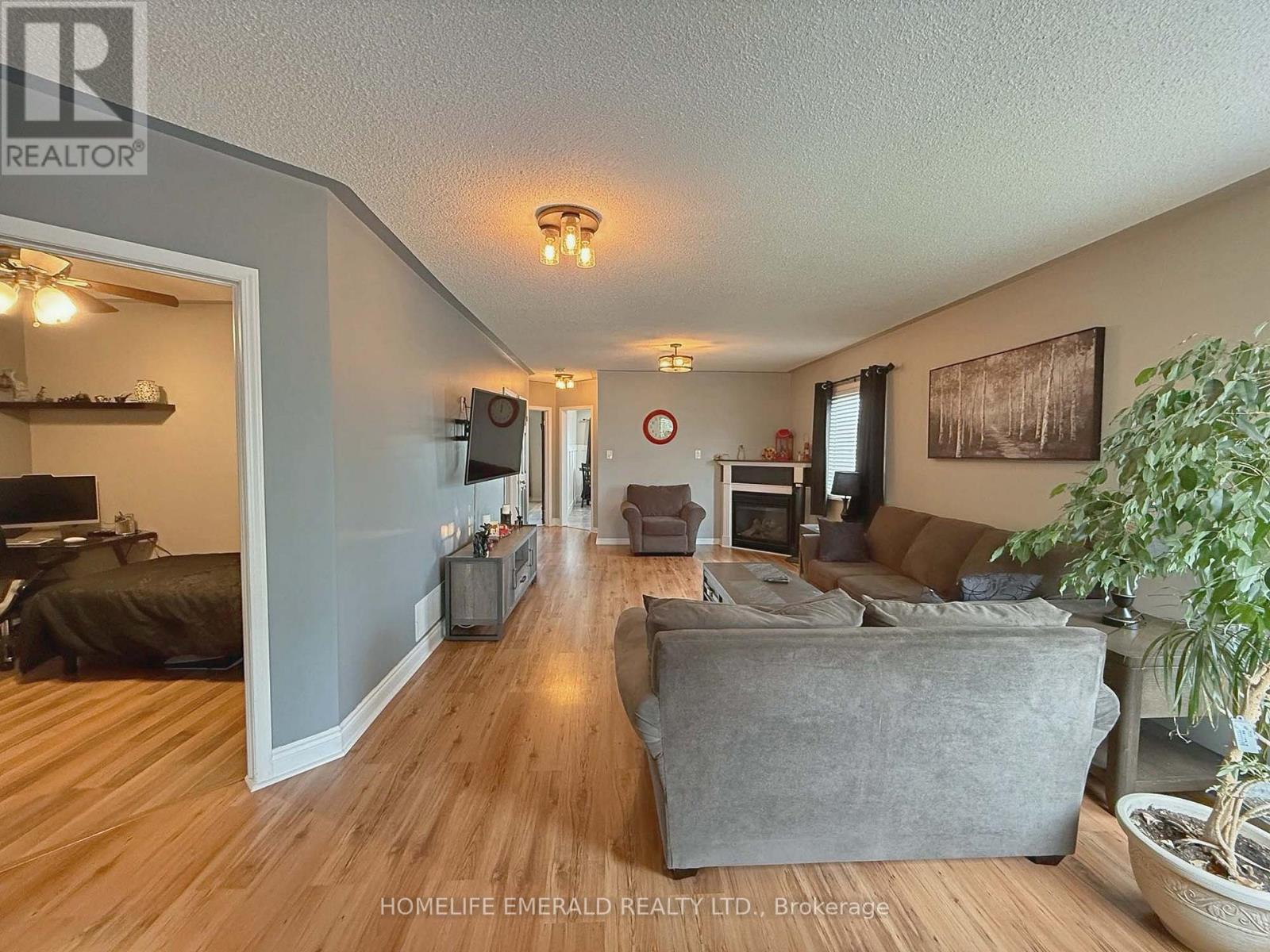 Photo 37 of 144 Maplewood Drive, Essa ON