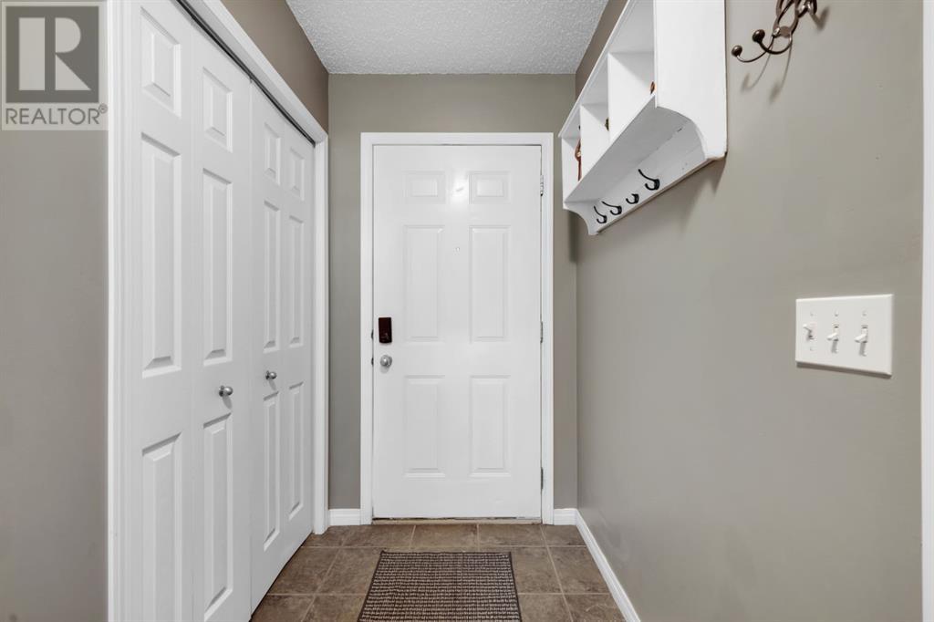 Single Family House 4 Level for Sale in  Copperfield Lane SE Copperfield Calgary 