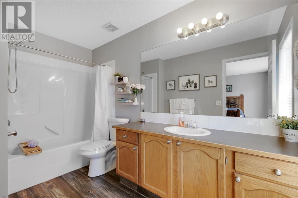 211 Copperfield Lane SE, Calgary, Alberta