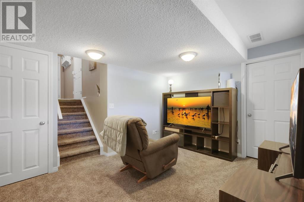 Single Family House 4 Level for Sale in  Copperfield Lane SE Copperfield Calgary 