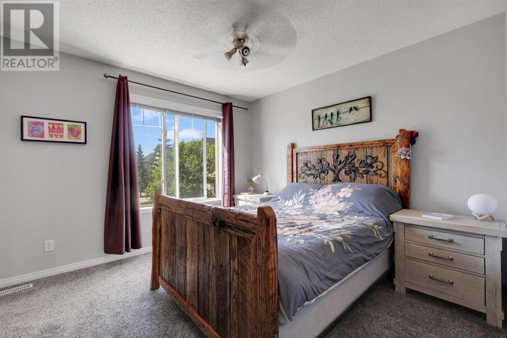 Single Family House 4 Level for Sale in  Copperfield Lane SE Copperfield Calgary 