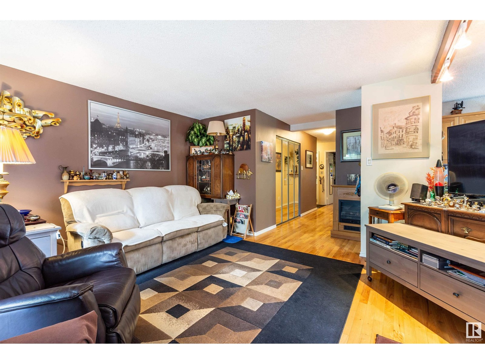 Photo 3 of 404 9929 113 St Nw, Edmonton AB