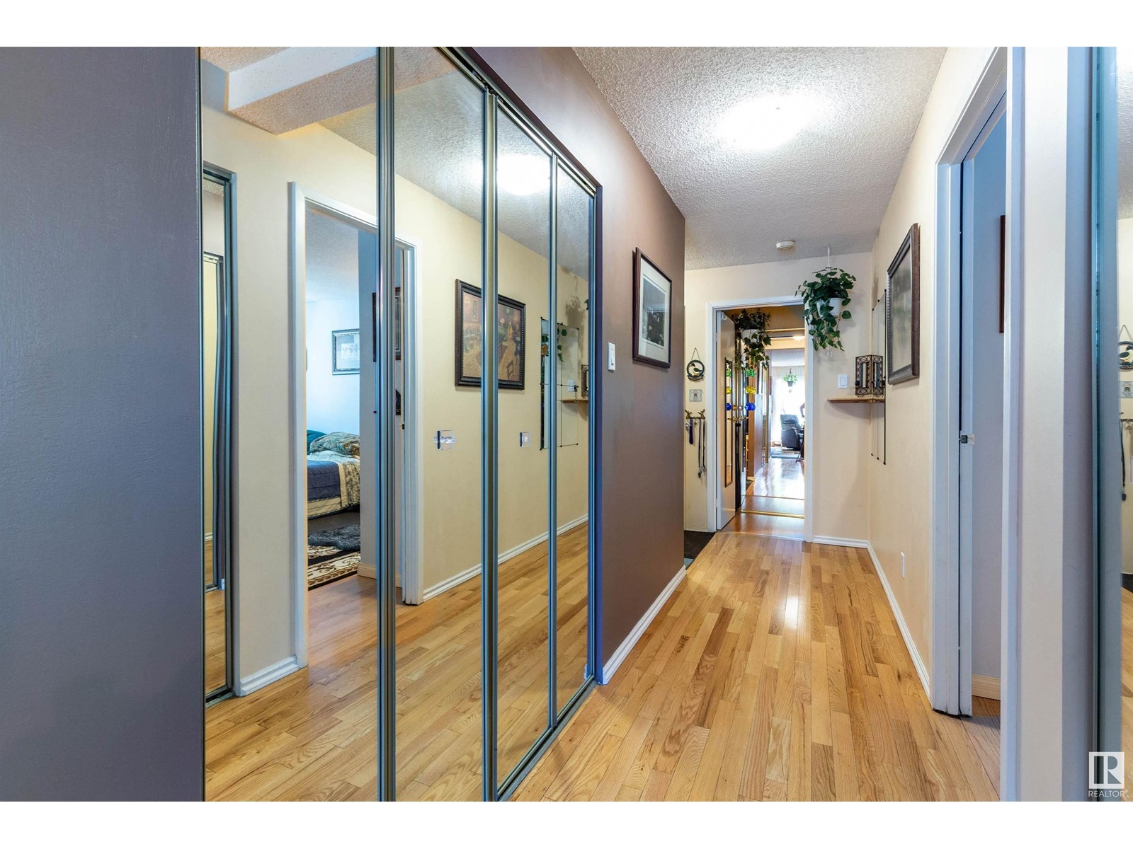 Photo 13 of 404 9929 113 St Nw, Edmonton AB