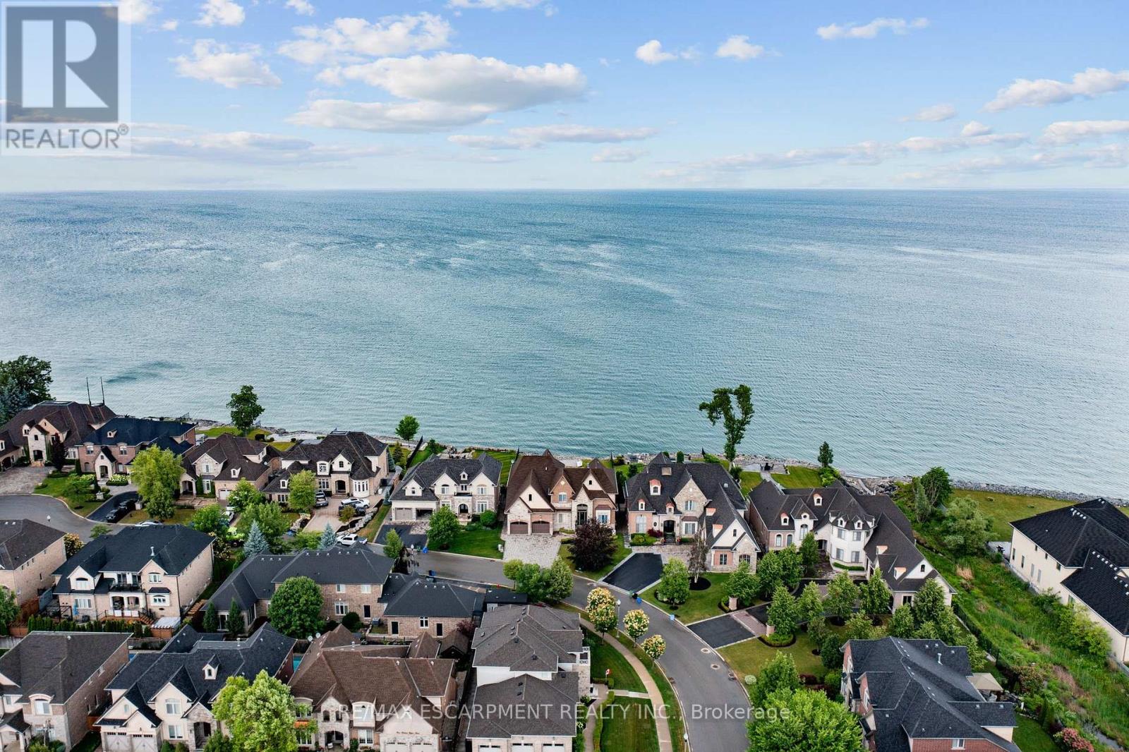 Photo 15 of 56 Aquamarine Drive, Hamilton ON
